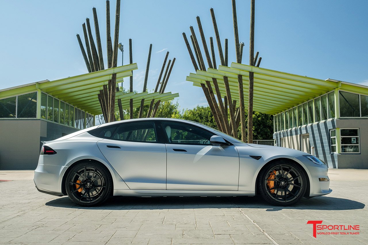 satin-white-aluminum-tesla-model-s-gloss-black-ts115-21-inch-forged-wheels-orange-brakes-wm-2.jpg