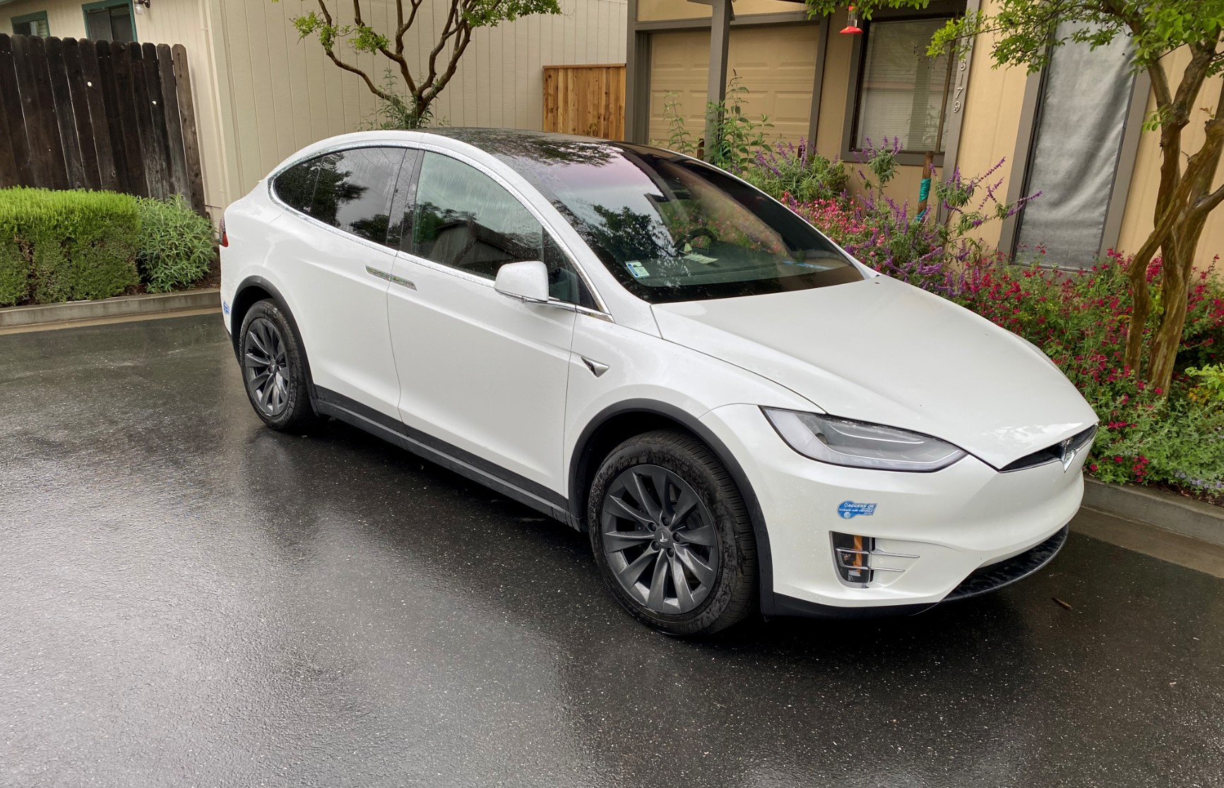 Newly-coated Sonic Carbon wheels--2021 Model X