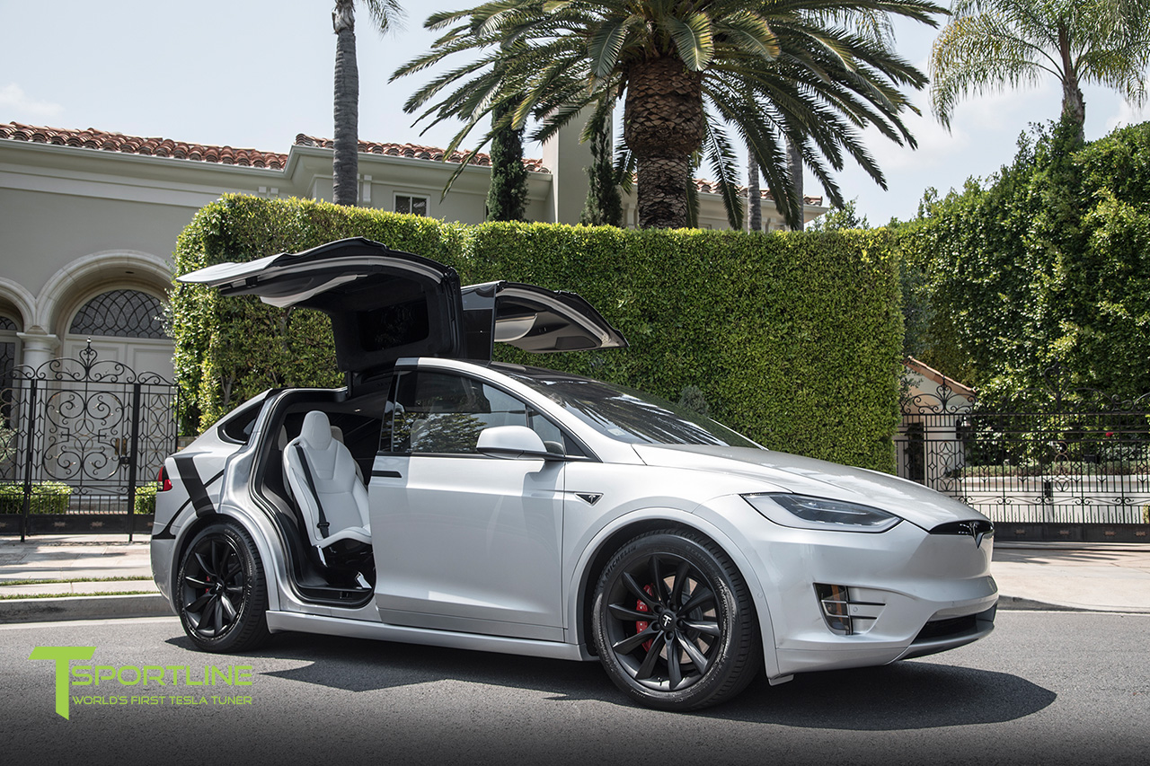 Silver-Tesla-Model-X-20-in-TST-Matte-Black-Wheels-2.jpg