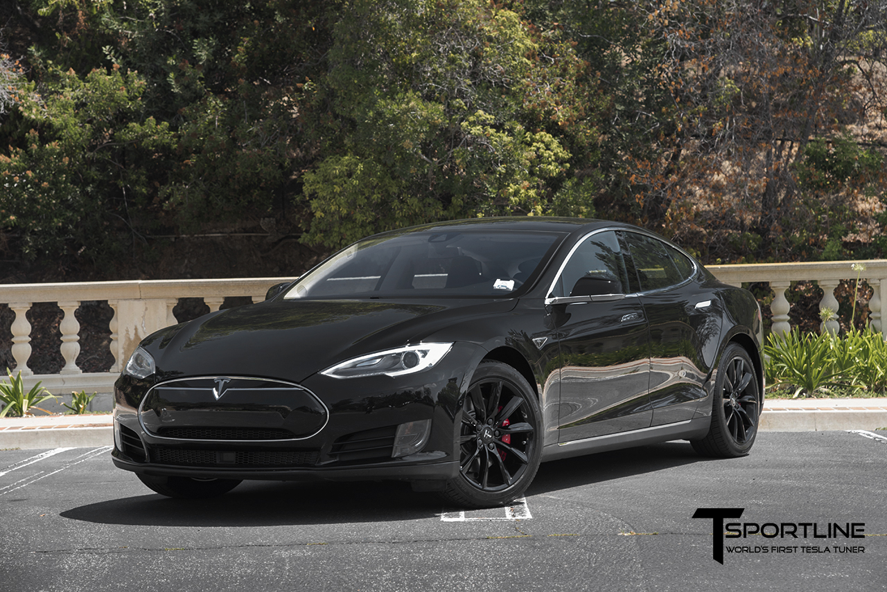 Solid-Black-Tesla-Model-S-4.jpg