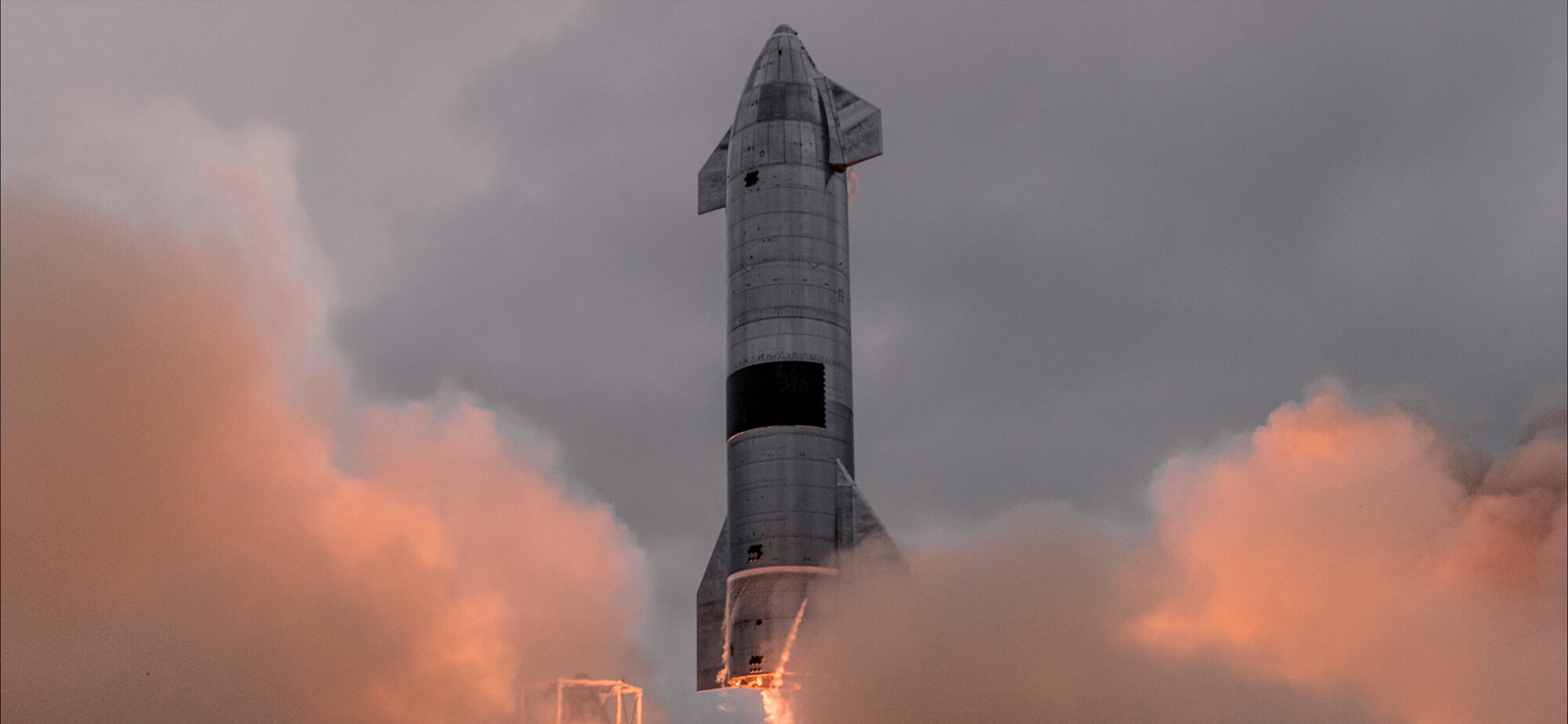 Starship SN15 10km flight test 050521 (SpaceX) launch 1.jpg