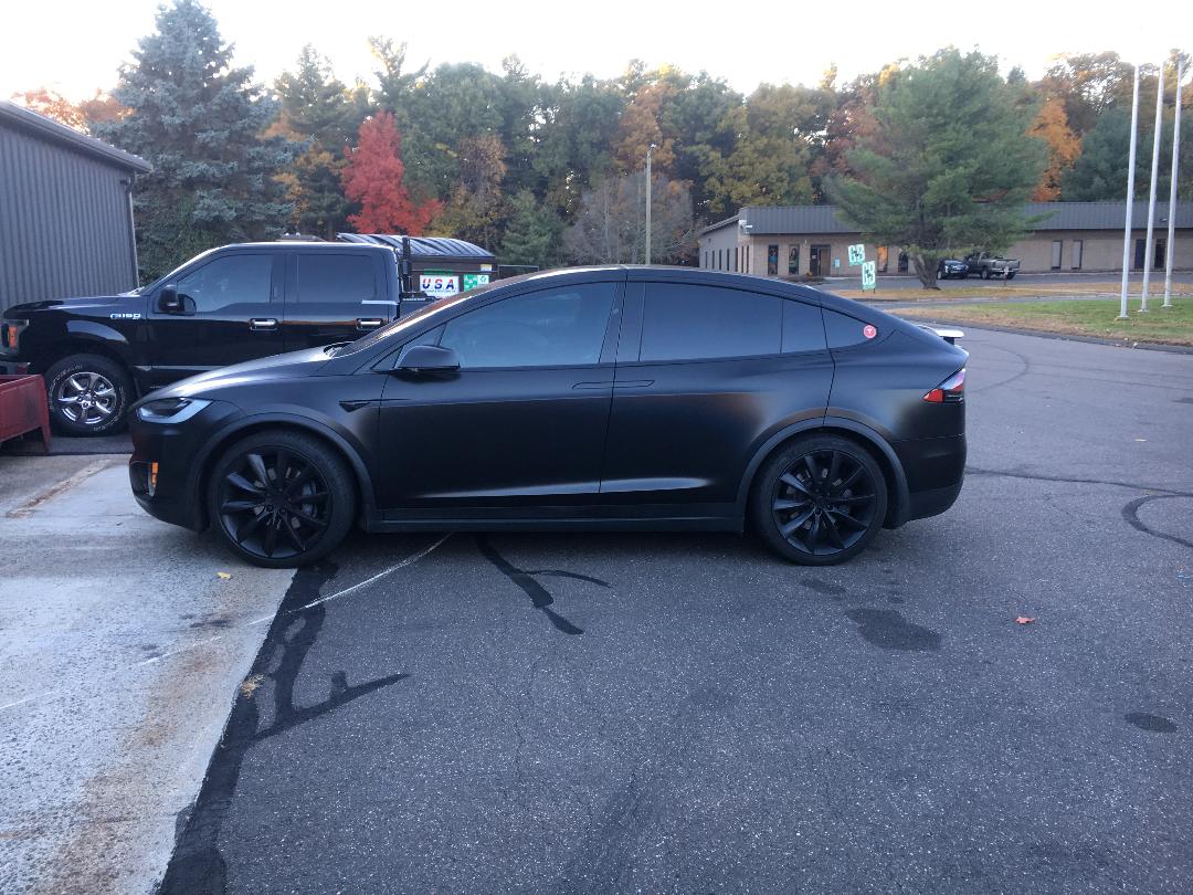 Tesla 22 wheels.jpg
