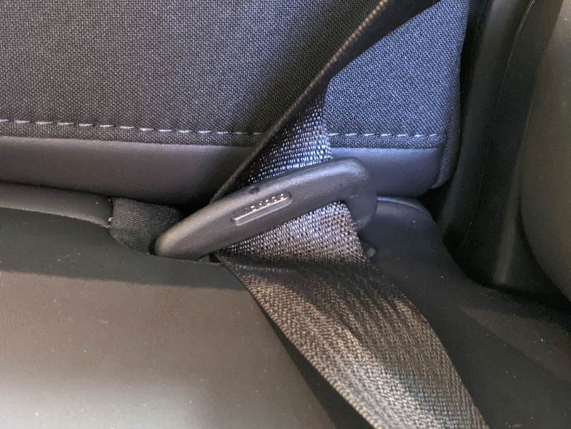 tesla-center-seat-belt-sm.jpg