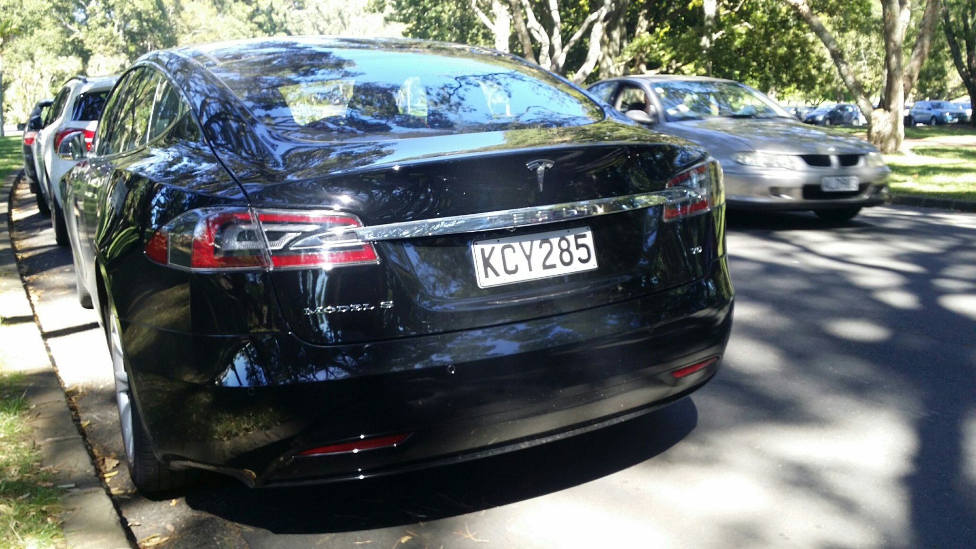 Tesla KCY285.jpg