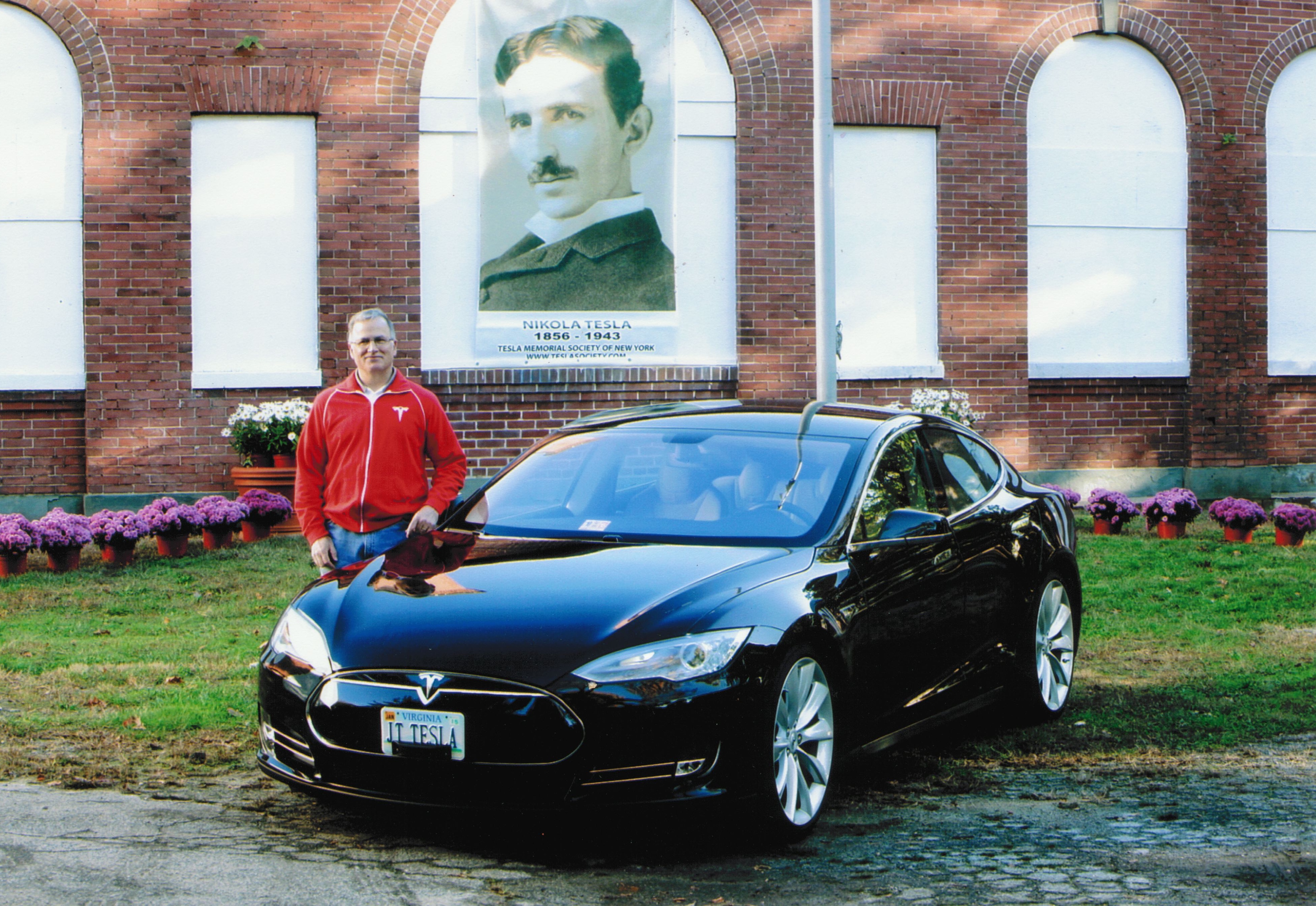 Tesla Meets Tesla 2014.jpg