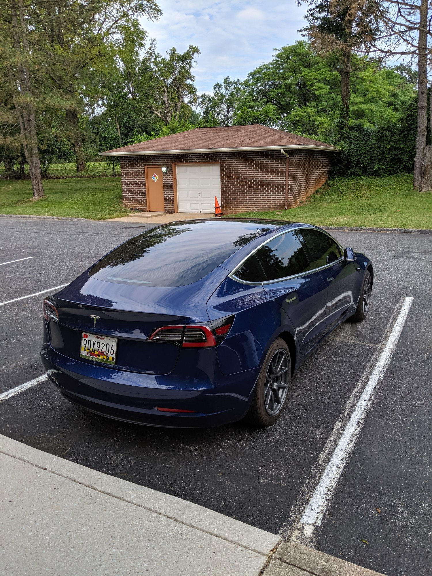 Tesla Model 3 1.jpg