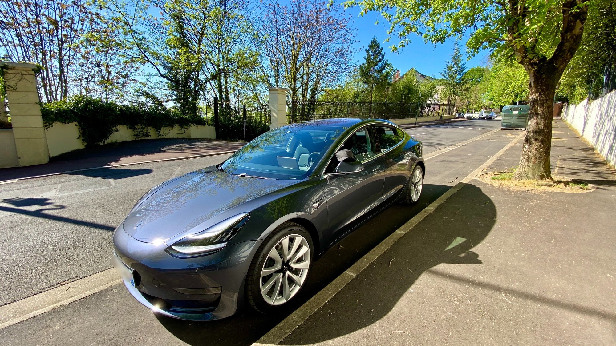Tesla Model 3-1.JPG