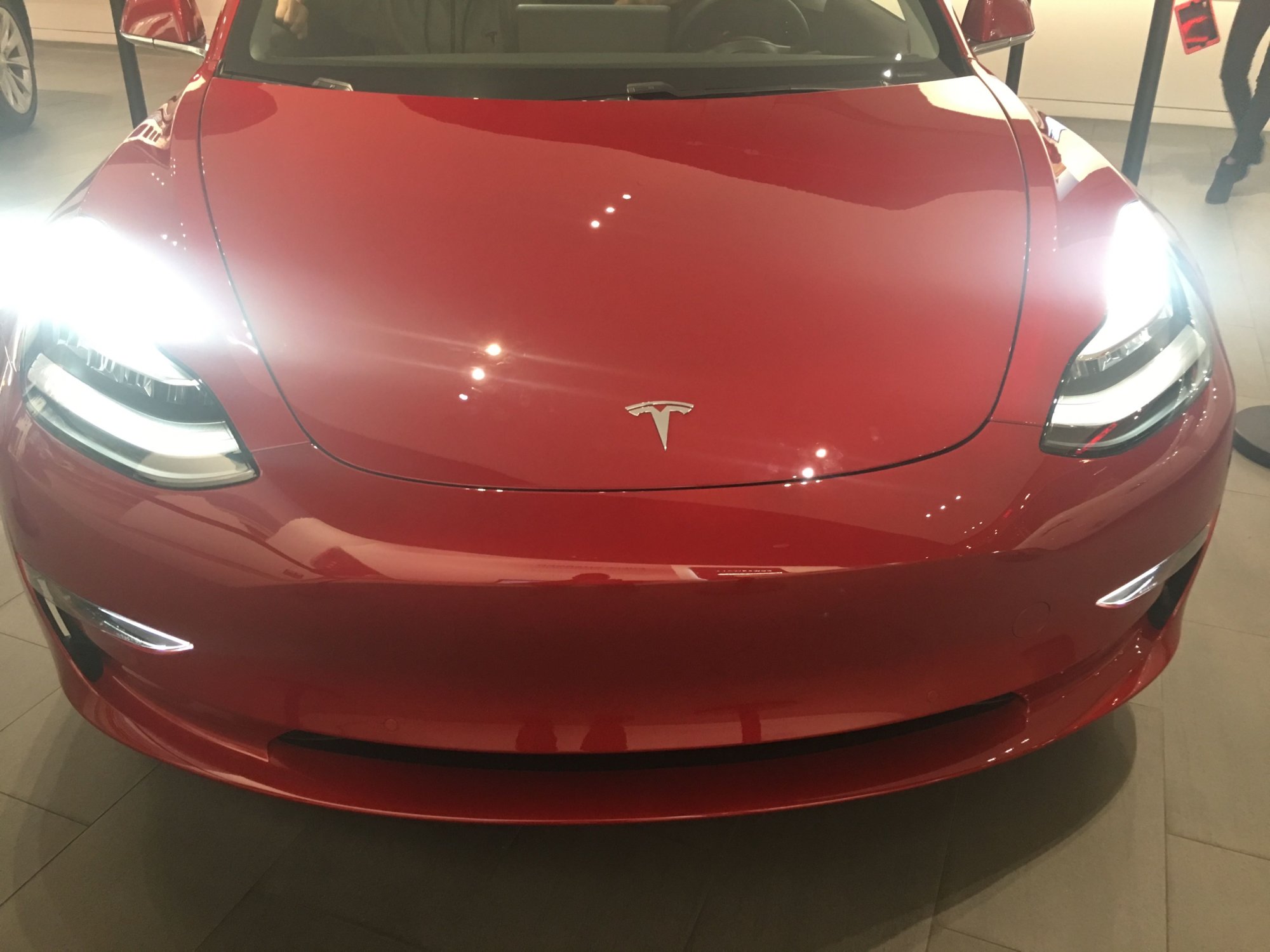 Tesla Model 3 -Frunk_01.jpg