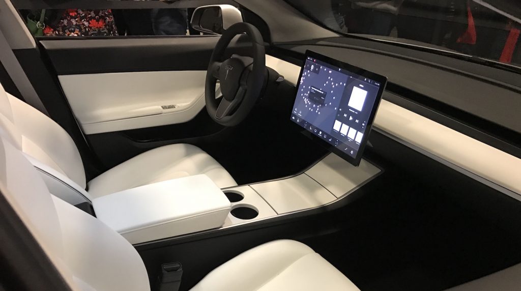 Tesla-Model-3-interior-1024x572.jpg
