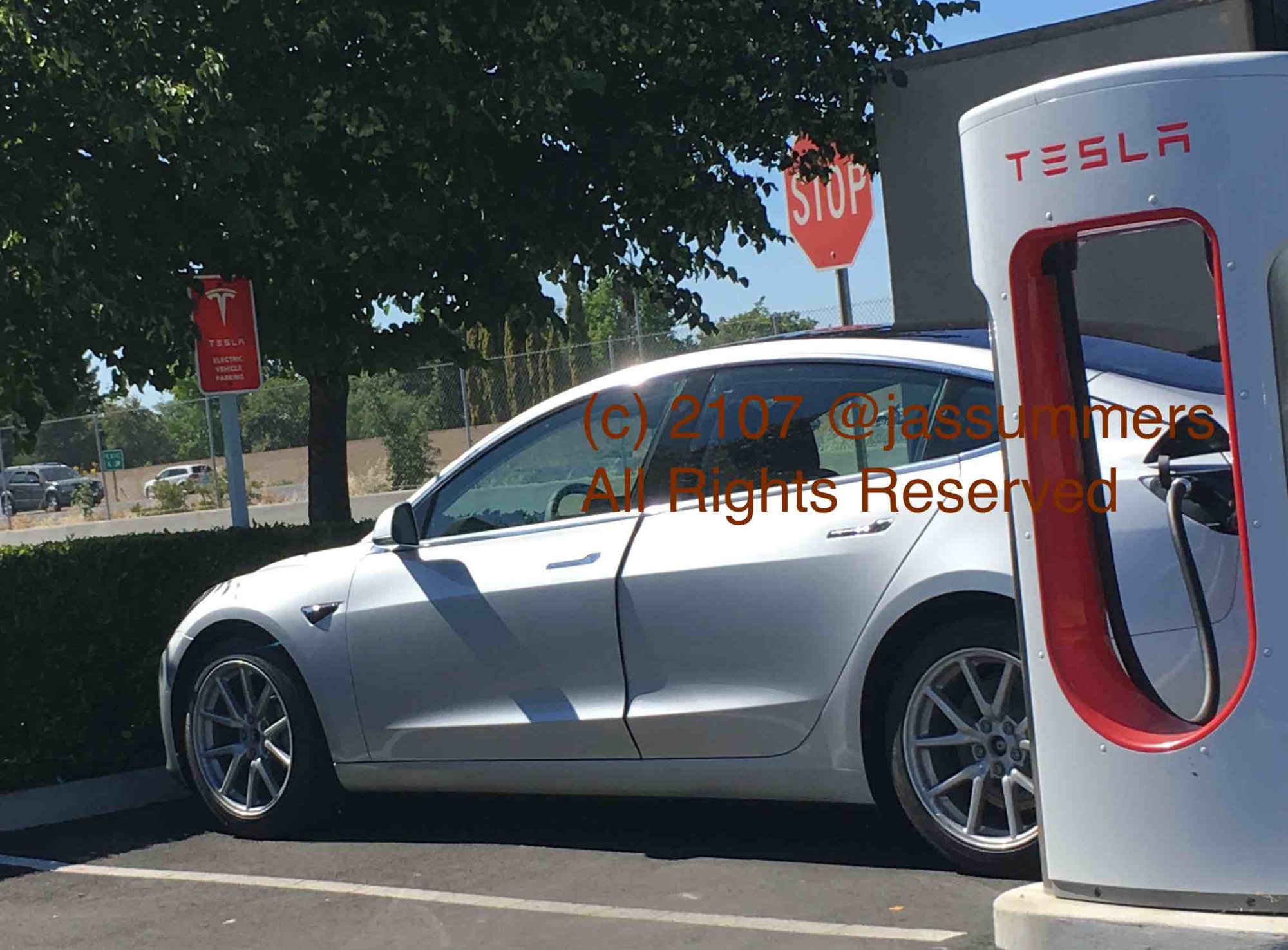 Tesla Model 3 Supercharge.jpg