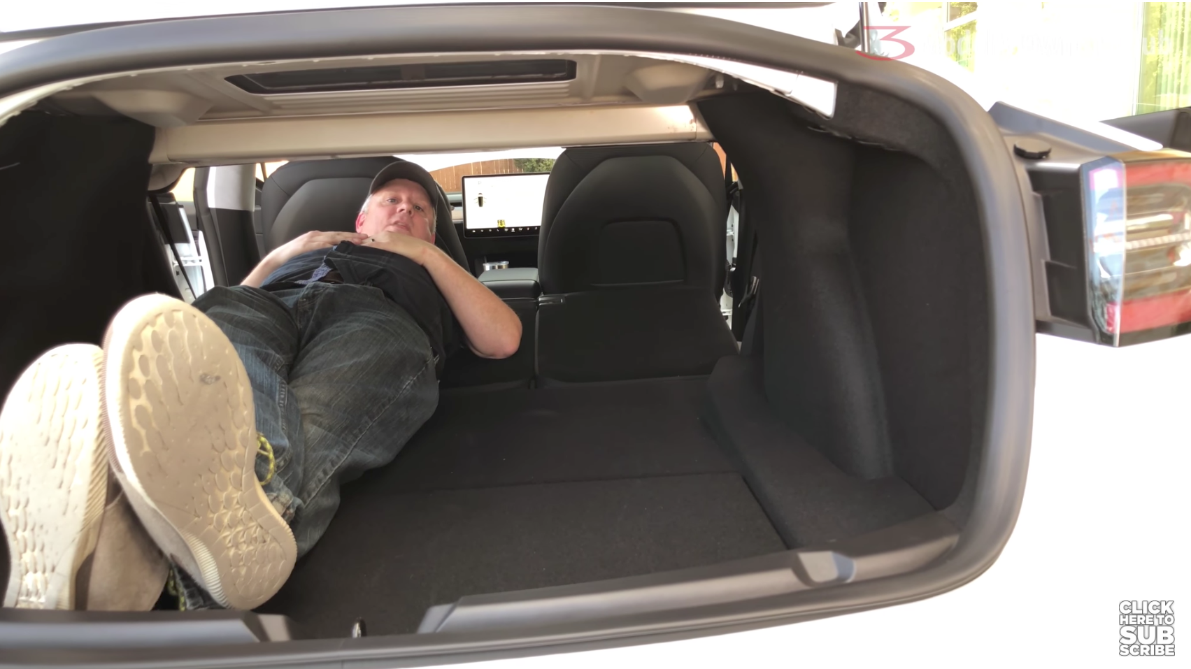 Tesla-Model-3-trunk-seats-down.png