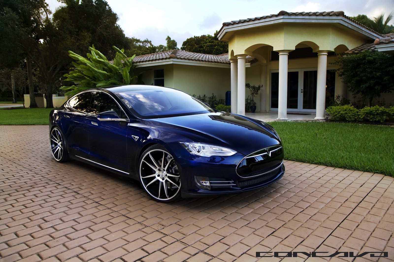 Tesla-Model-S-Concavo-22inch-Wheels-3-4-Front.jpg