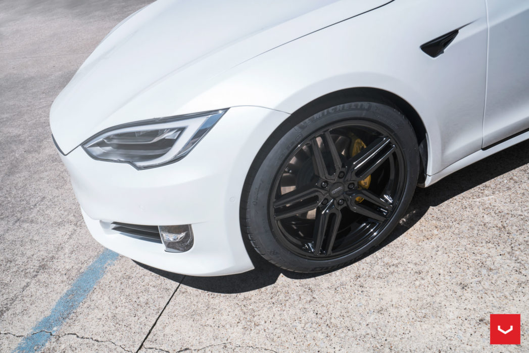 Tesla-Model-S-Hybrid-Forged-HF-1-©-Vossen-Wheels-2018-1007-1047x698.jpg