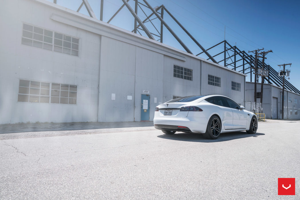 Tesla-Model-S-Hybrid-Forged-HF-1-©-Vossen-Wheels-2018-1018-1047x698.jpg