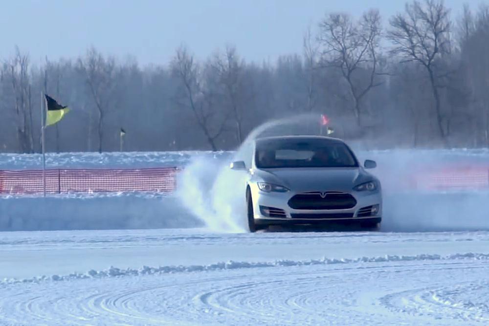 Tesla-Model-S-in-snow.jpg