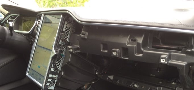 Tesla-Model-S-Interior-Dashboard-Removal-2.jpg