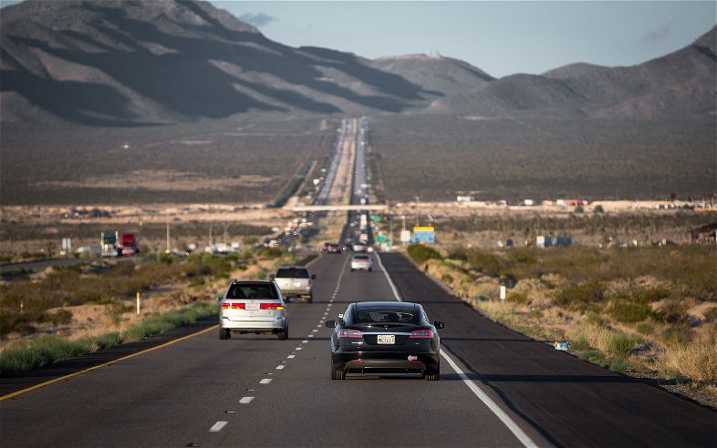 Tesla-Model-S-on-freeway.jpg