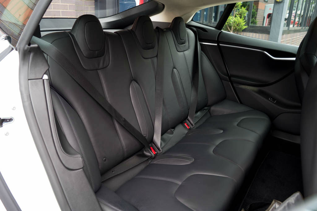 Tesla-Model-S-P85-Plus-Review-UK-Rear-Seats-carwitter.jpg