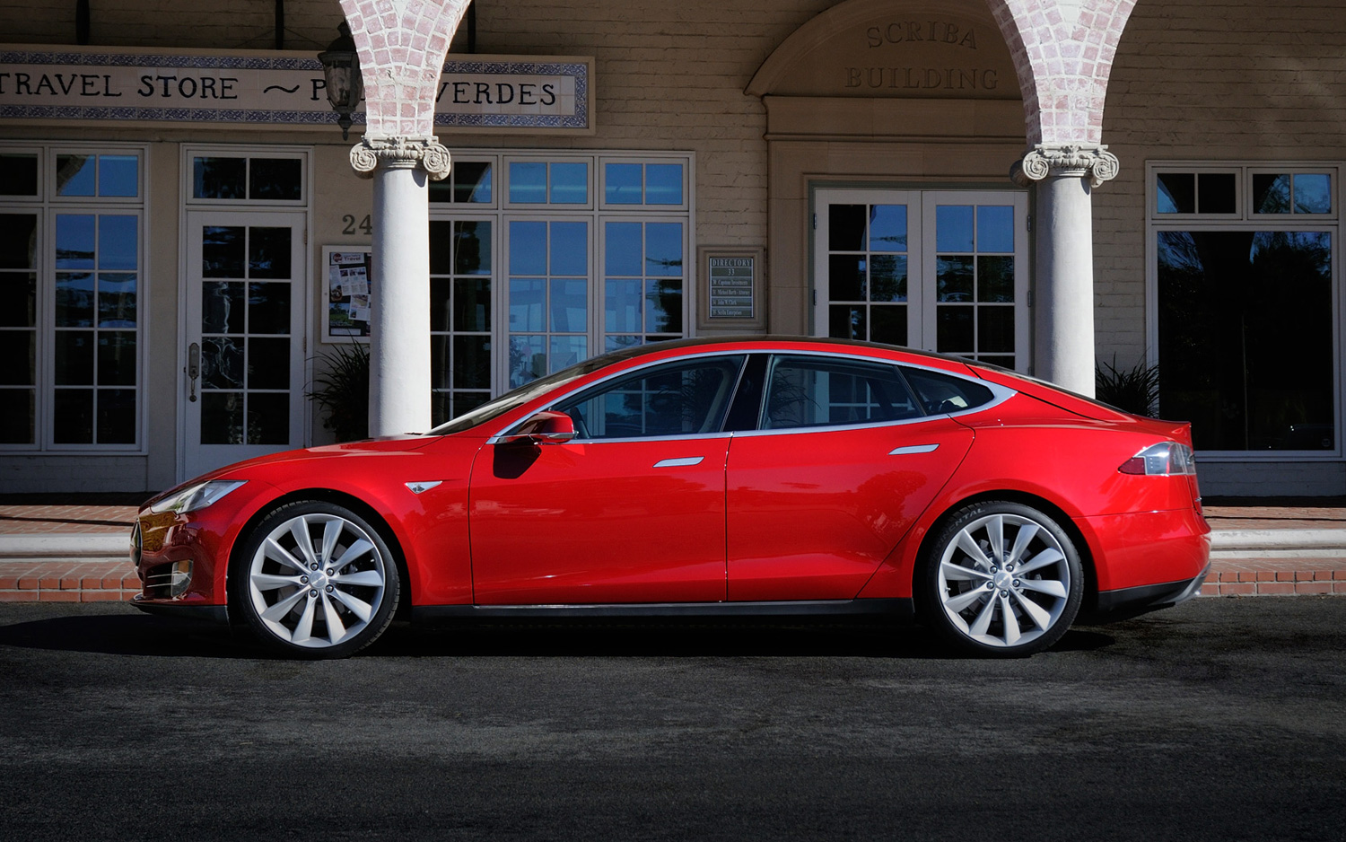 Tesla-Model-S-profile-red.jpg