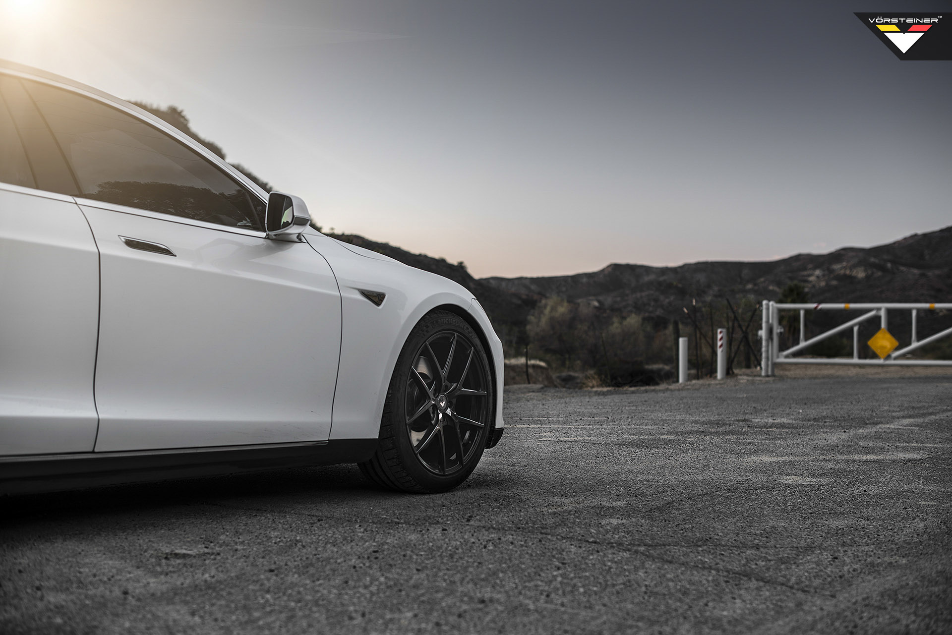 Tesla-Model-S-Vorsteiner-Wheels-Front.jpg
