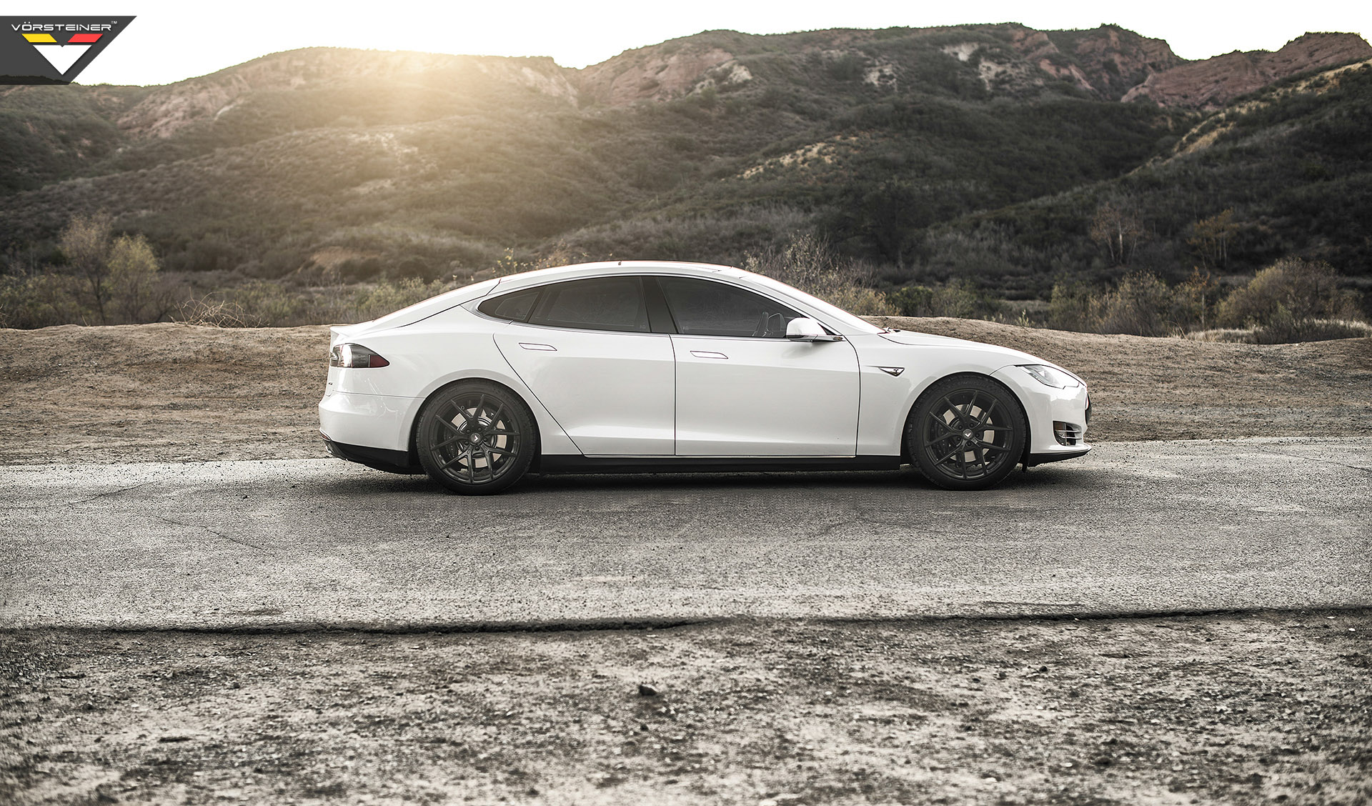 Tesla-Model-S-Vorsteiner-Wheels-Side.jpg