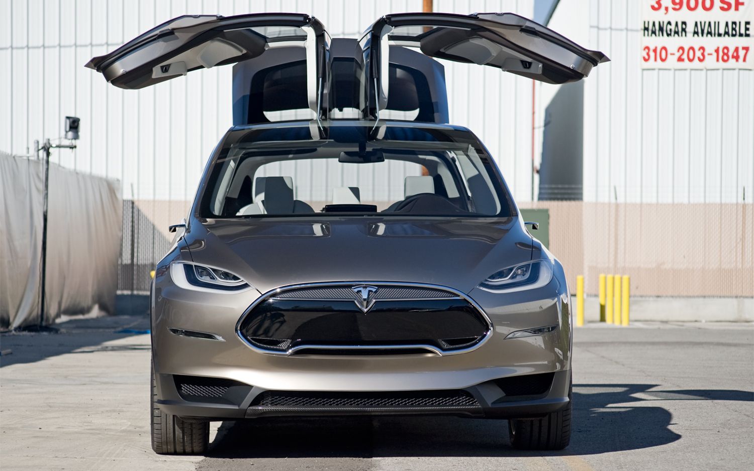 Tesla-Model-X-Front-Exterior.jpg