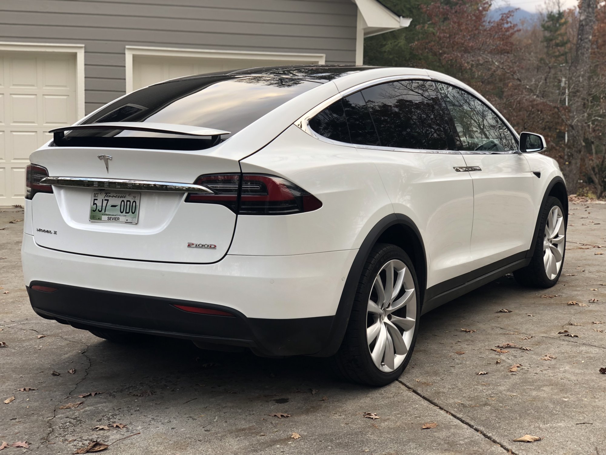 Tesla Model X12.jpg