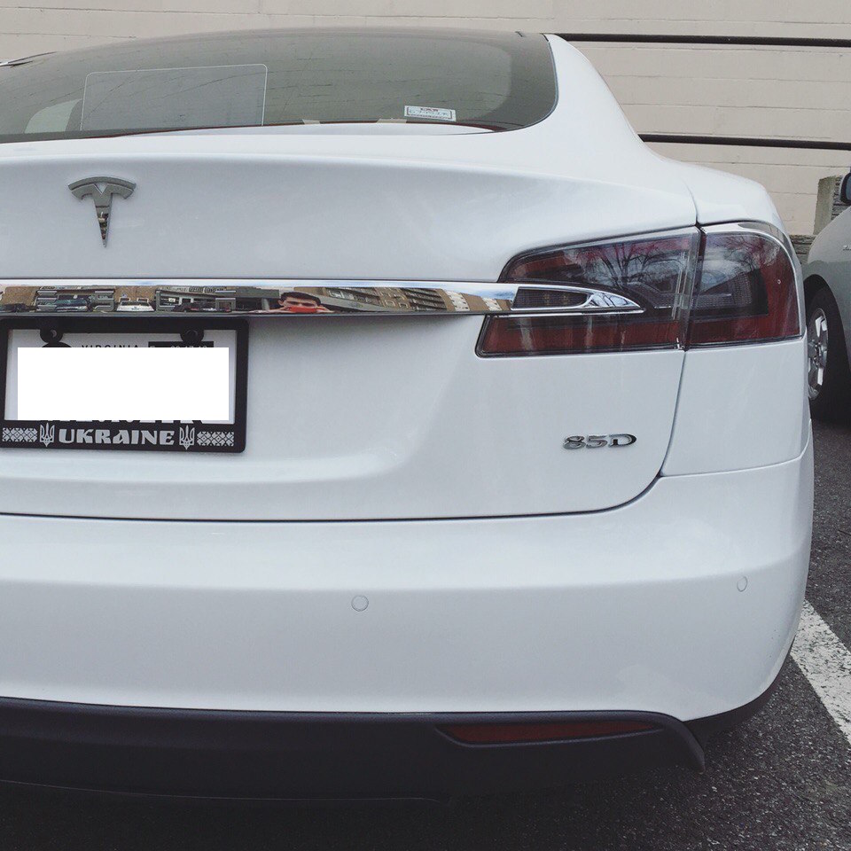 Tesla no plates.jpg