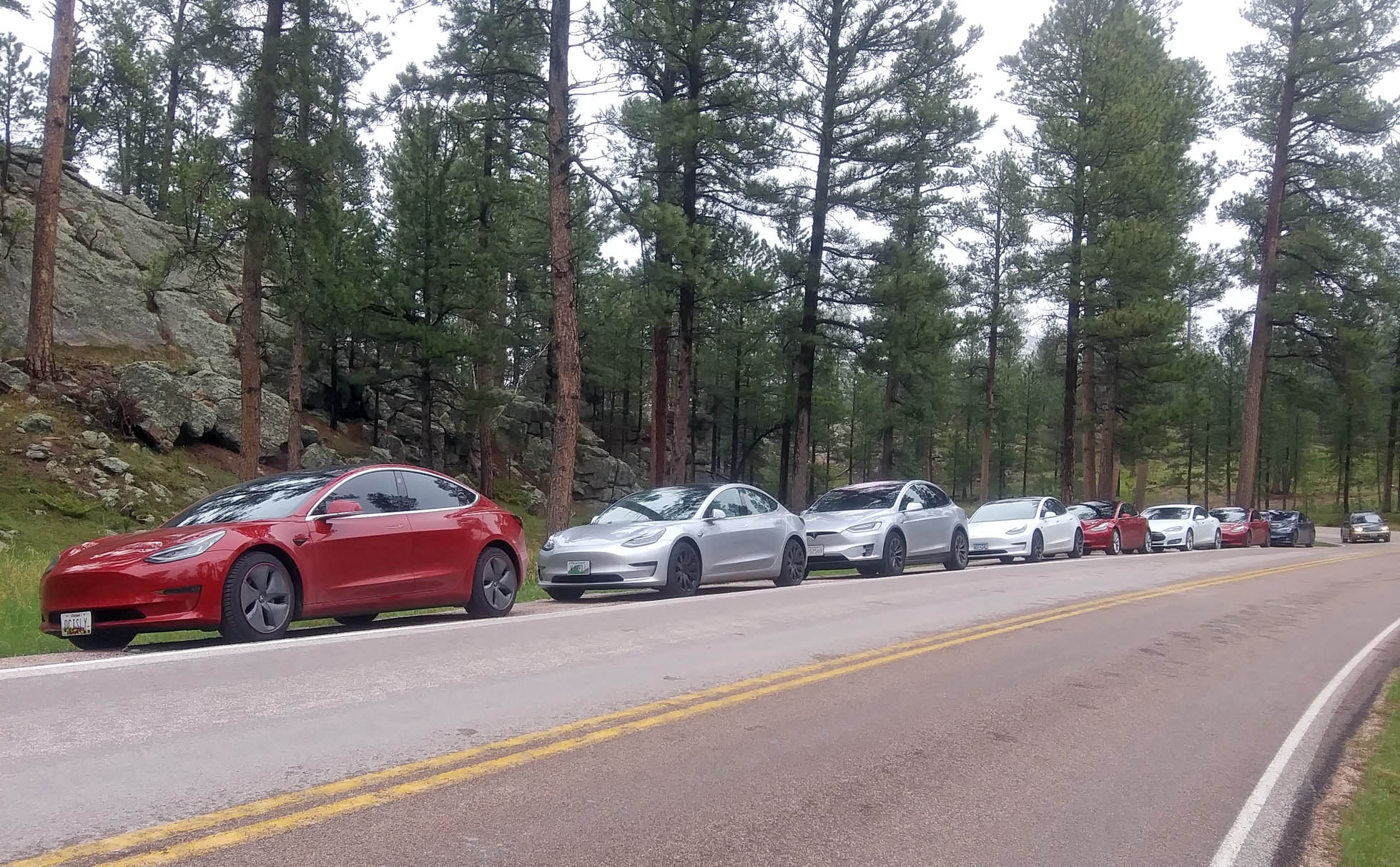 Tesla rally line near Custer SD20210522_113017sf.jpg