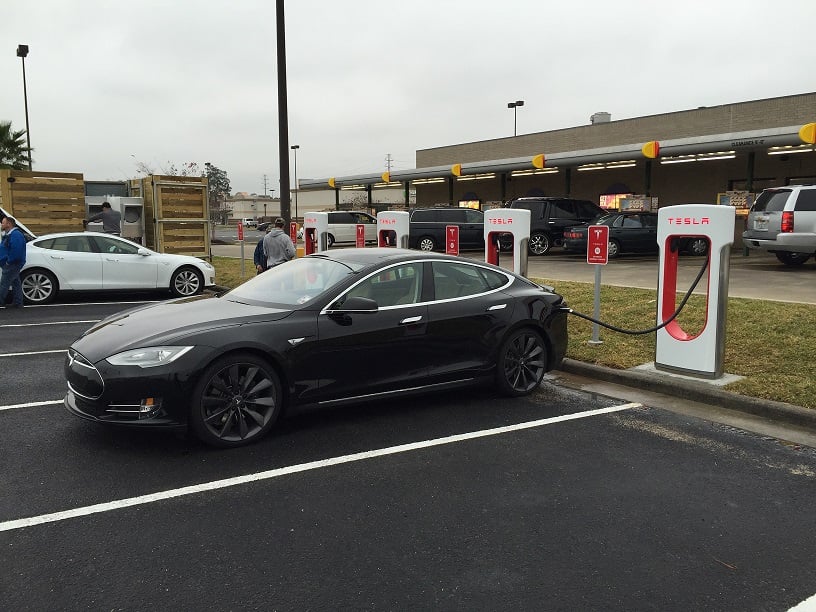 Tesla S at Lake Charles.jpg