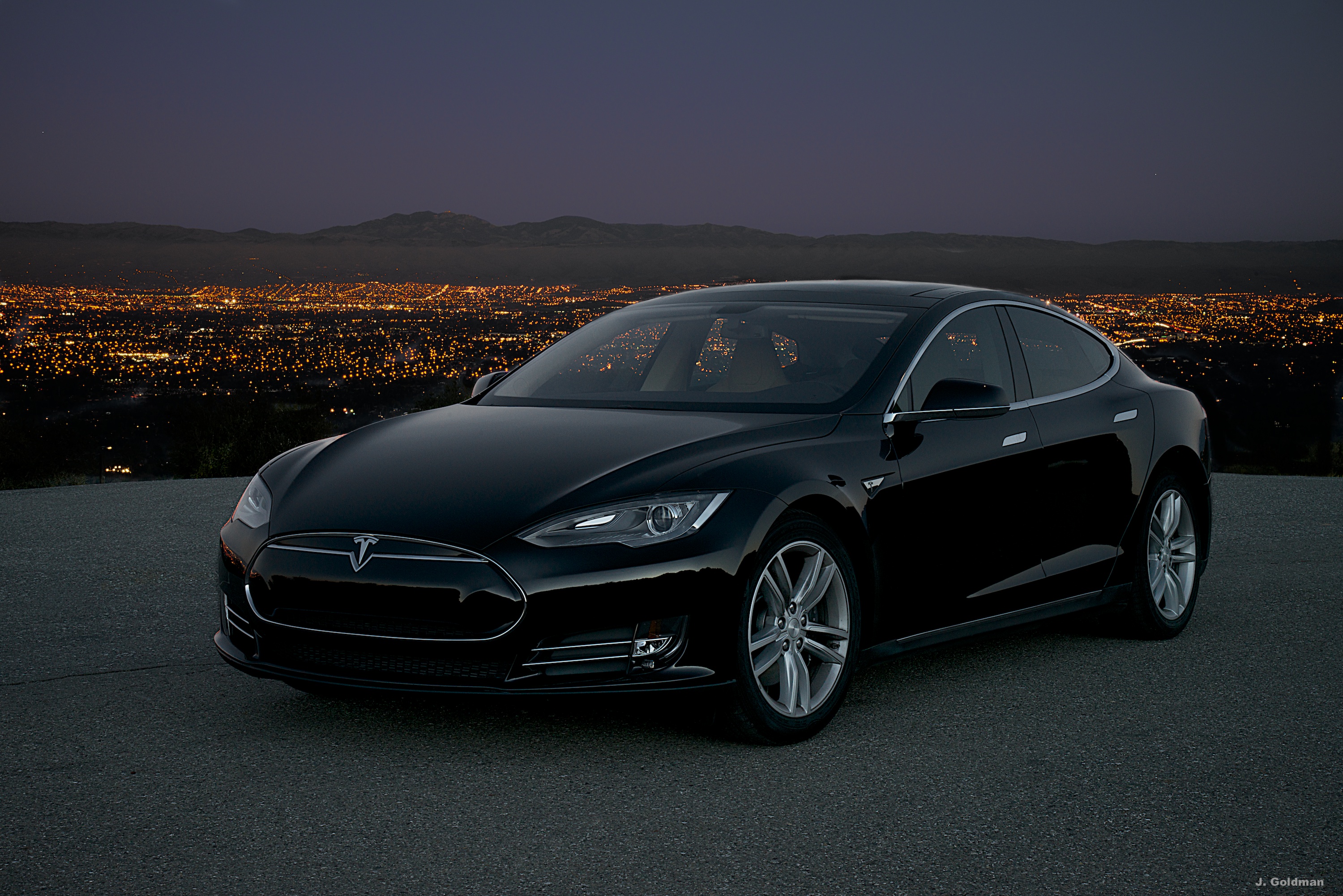 Tesla-Saratoga 1.jpg