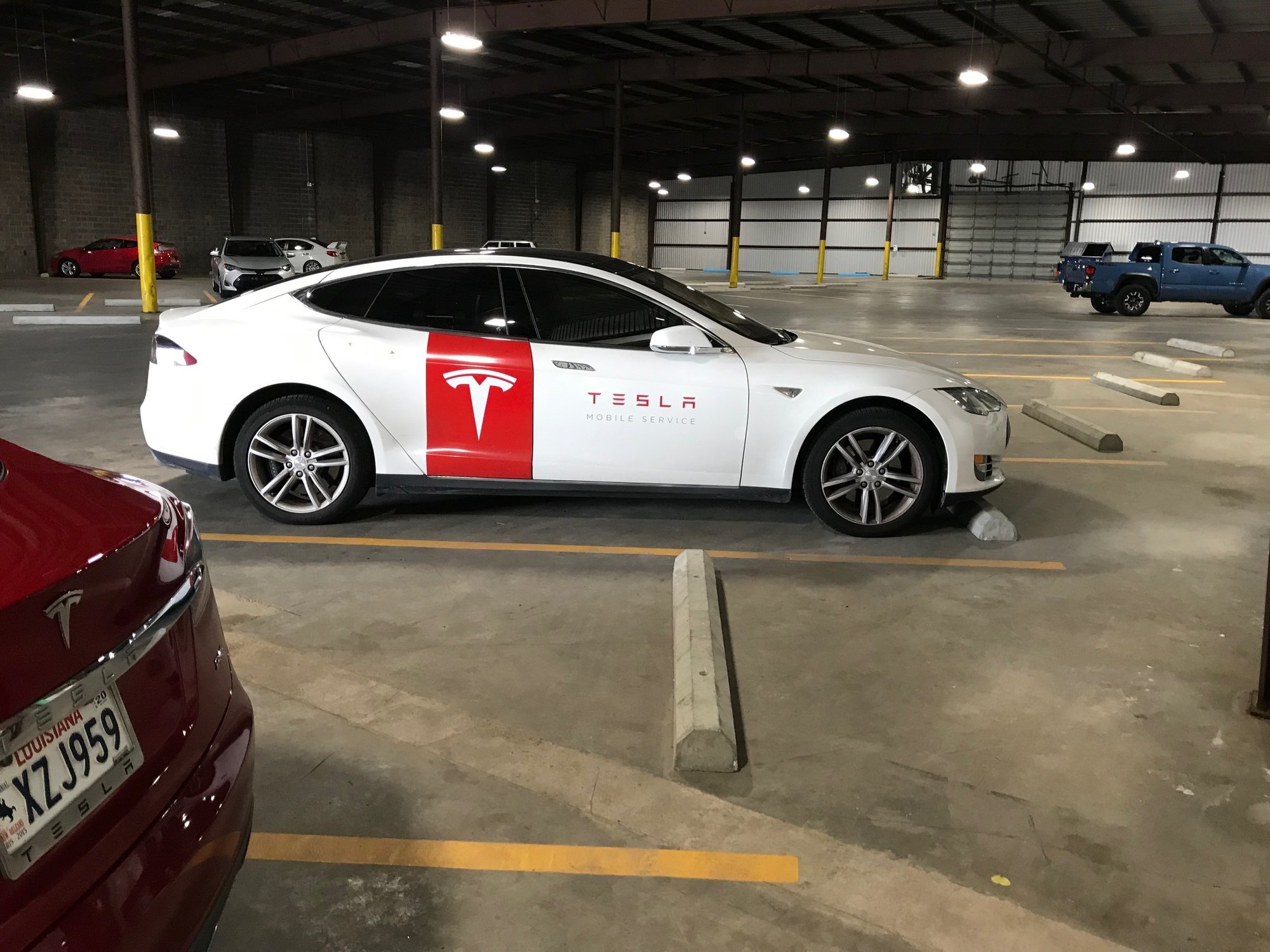Tesla store2_4026.jpg