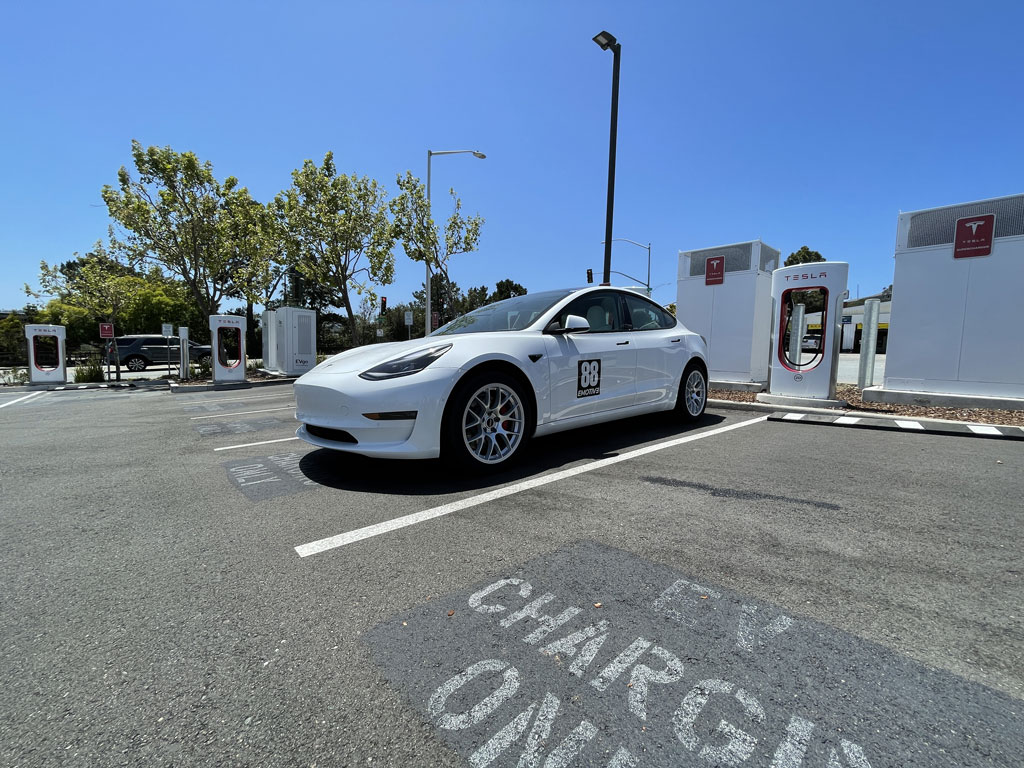 Tesla-Supercharger-San-Mateo.jpg