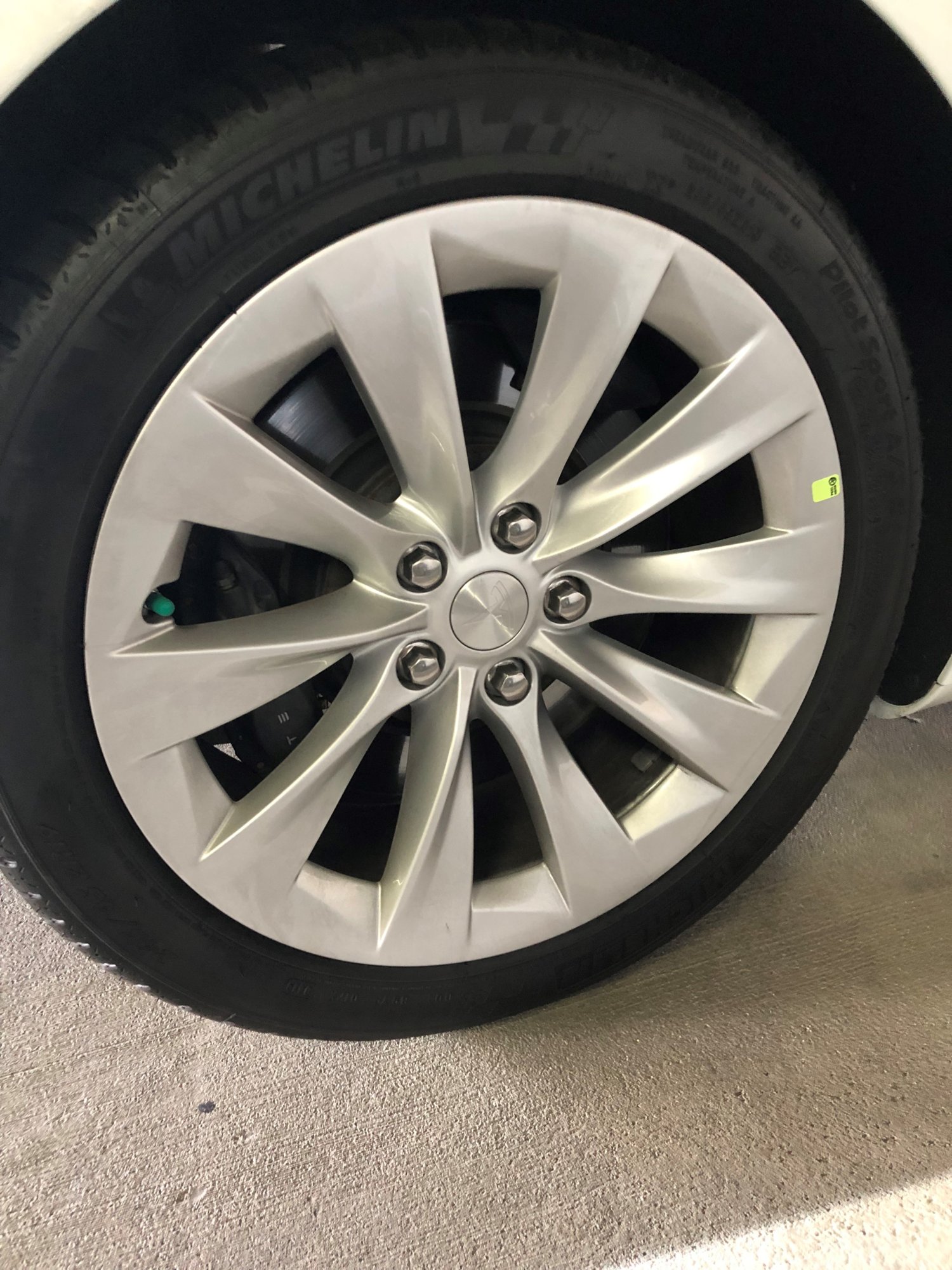 Tesla Wheel 1.jpg