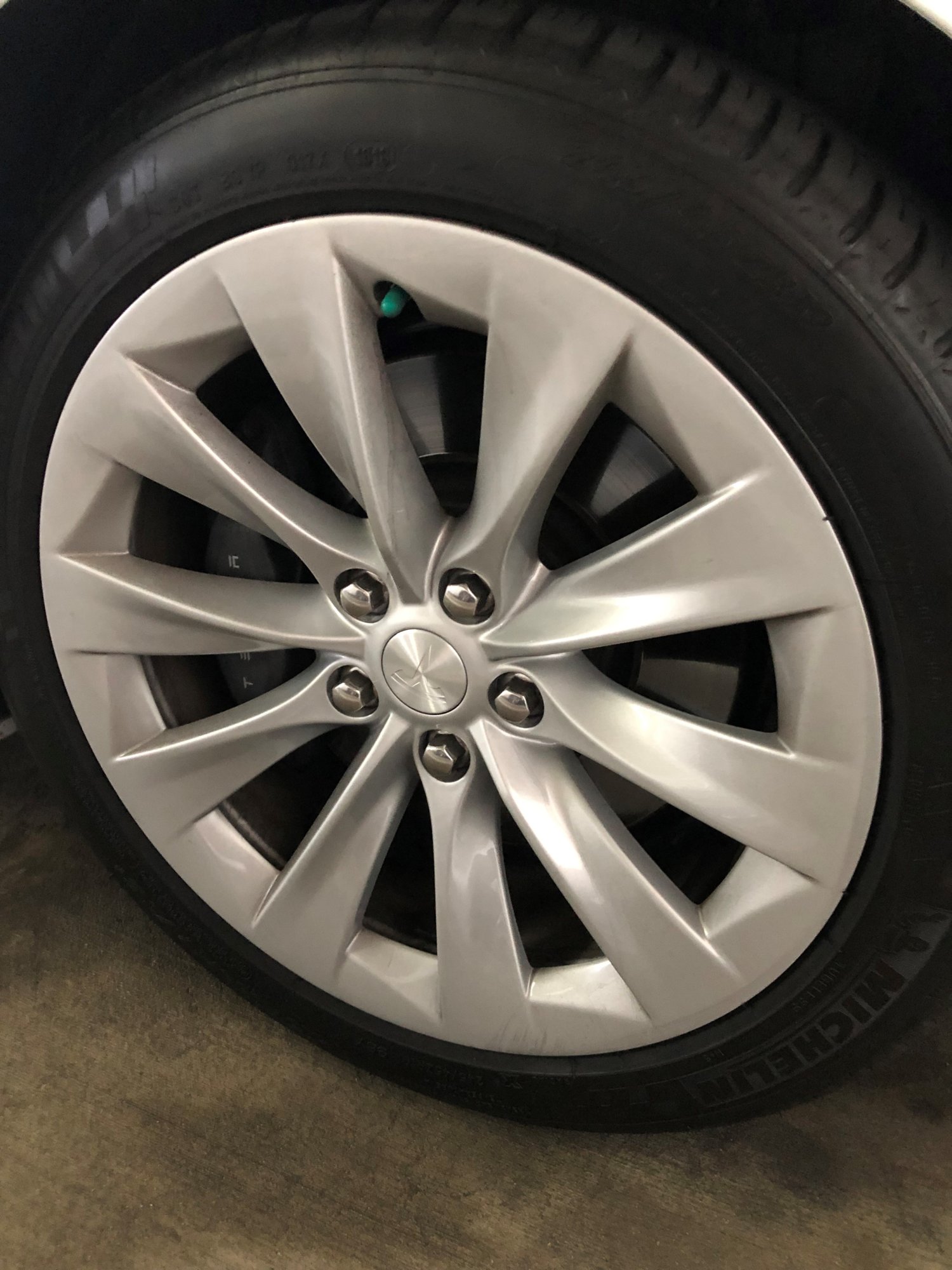 Tesla Wheel 2.jpg
