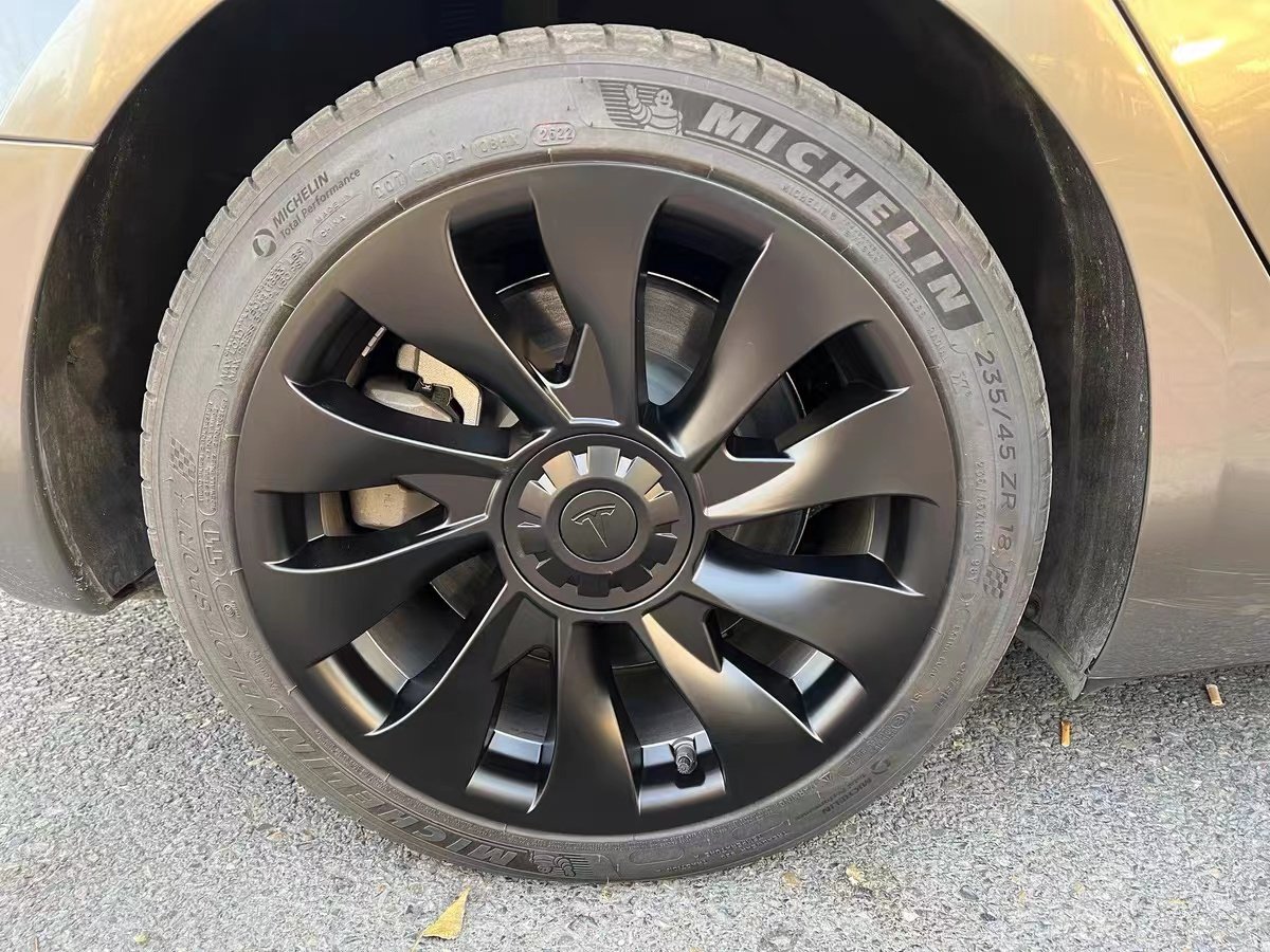 Tesla wheel cover for Model 3 18'' wheels.jpg