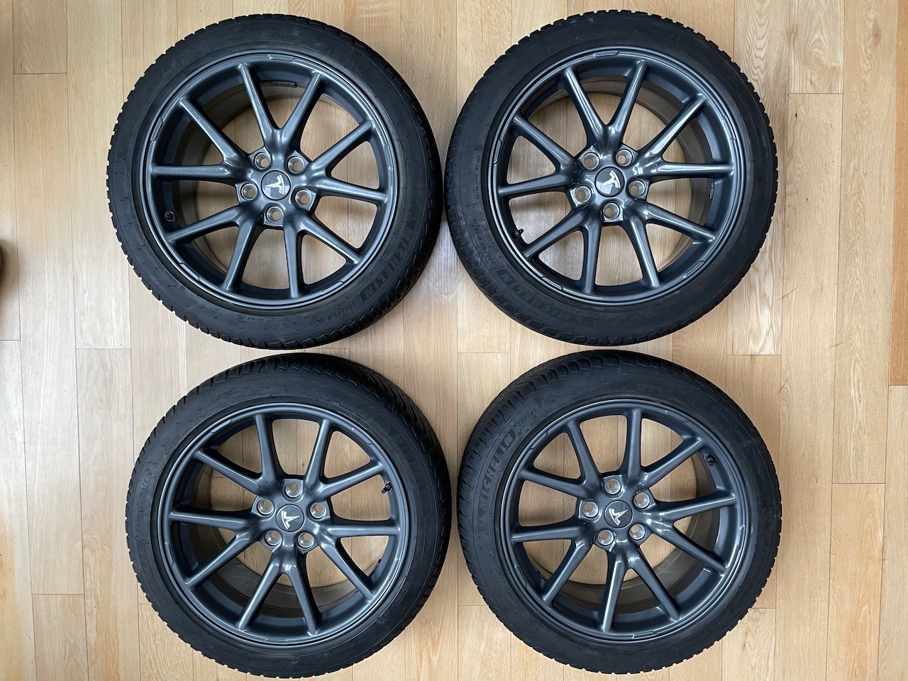 tesla-wheels-1-jpeg.996236