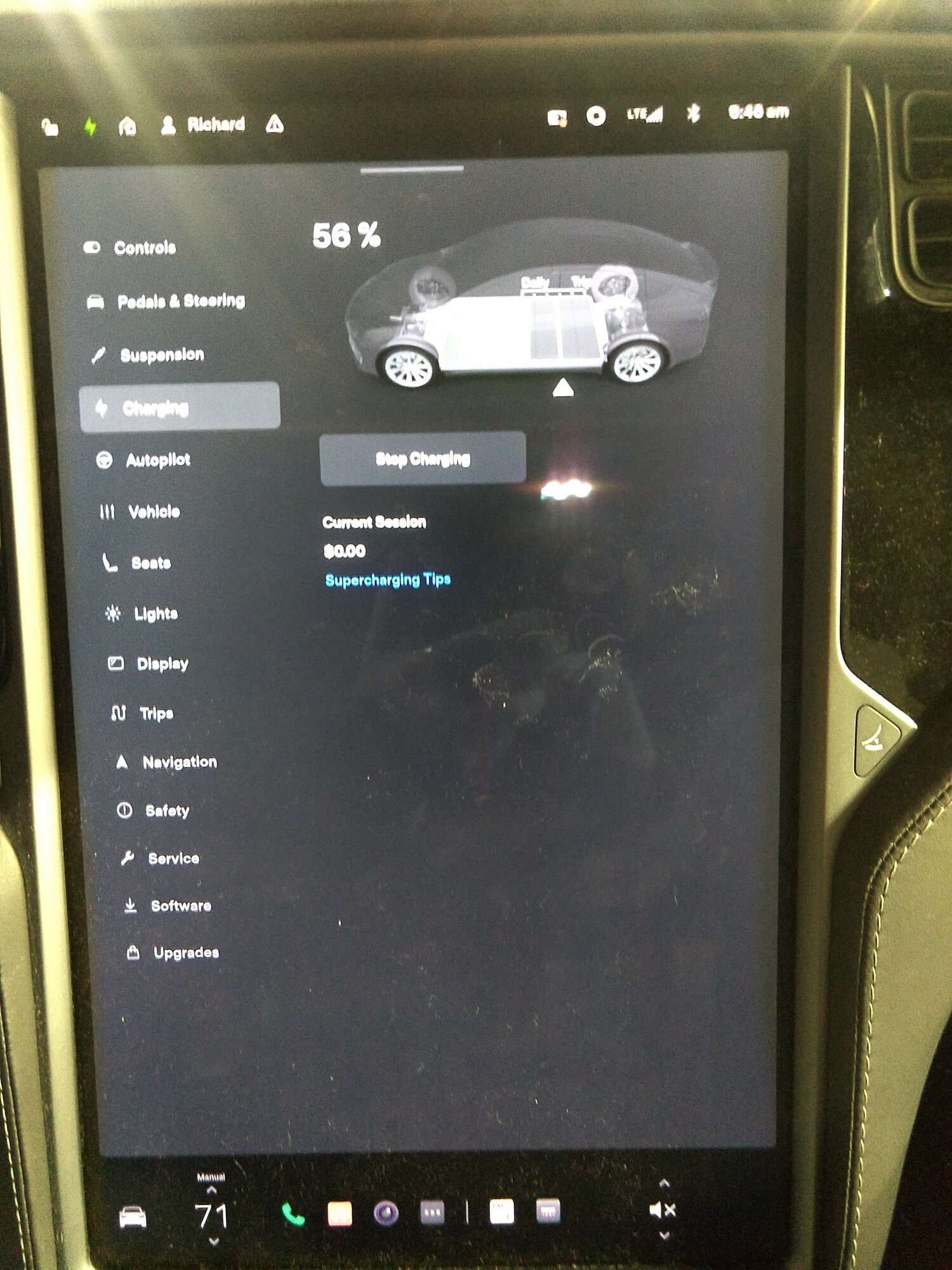 Tesla_V11_charge.jpg