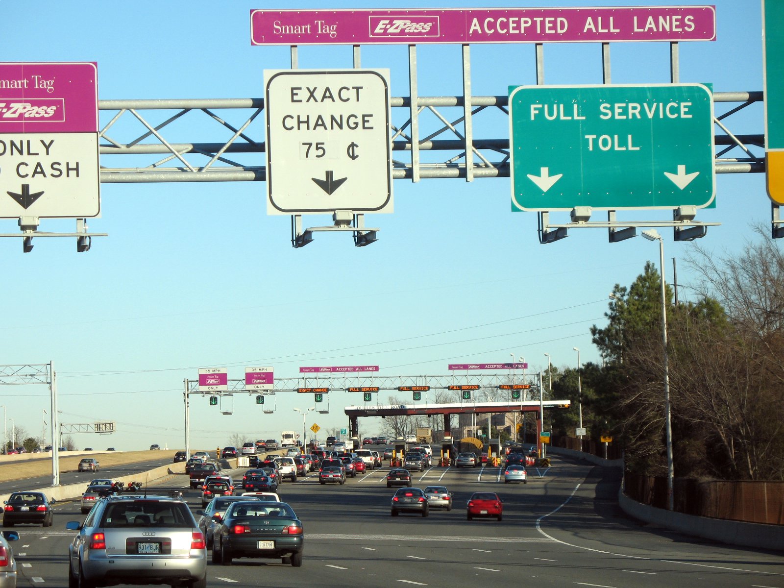 Toll_Plaza_on_Dulles_Toll_Road_1.jpeg