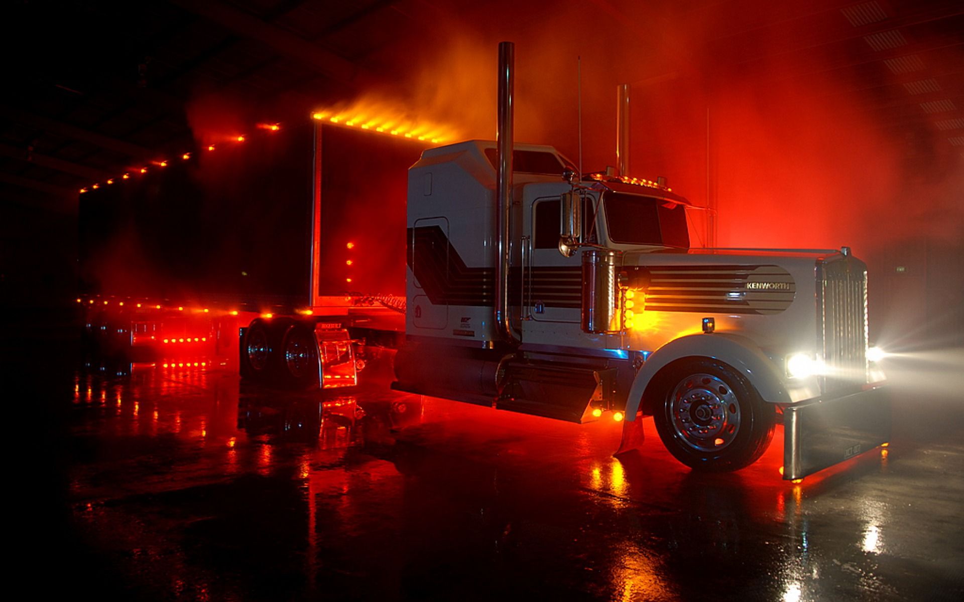 Truck with light .jpg