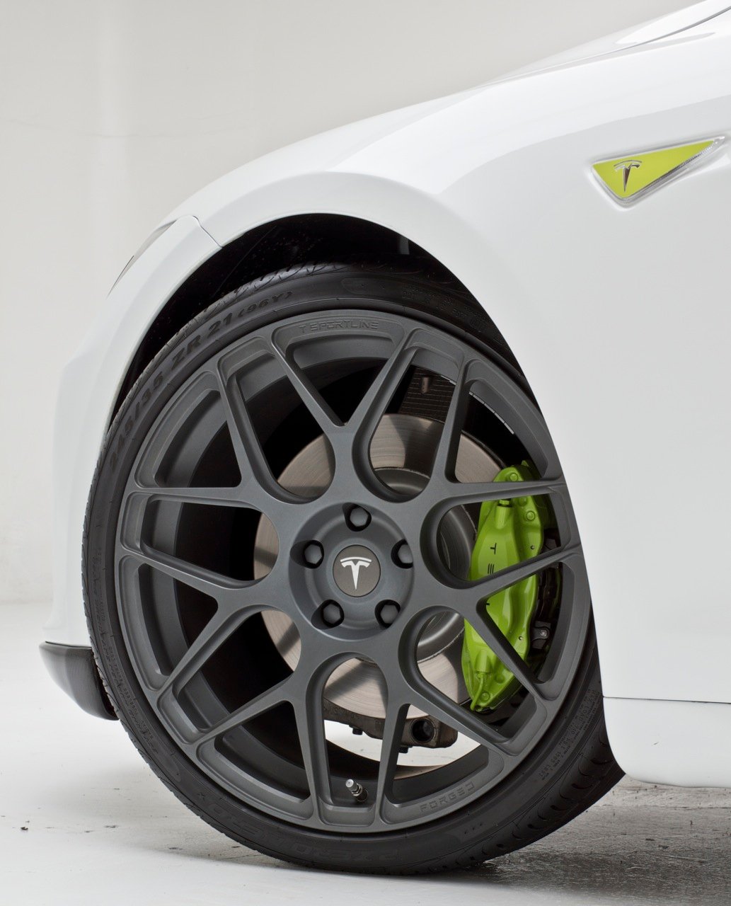 tsportline-tesla-green-painted-caliper-forged-wheel.jpg