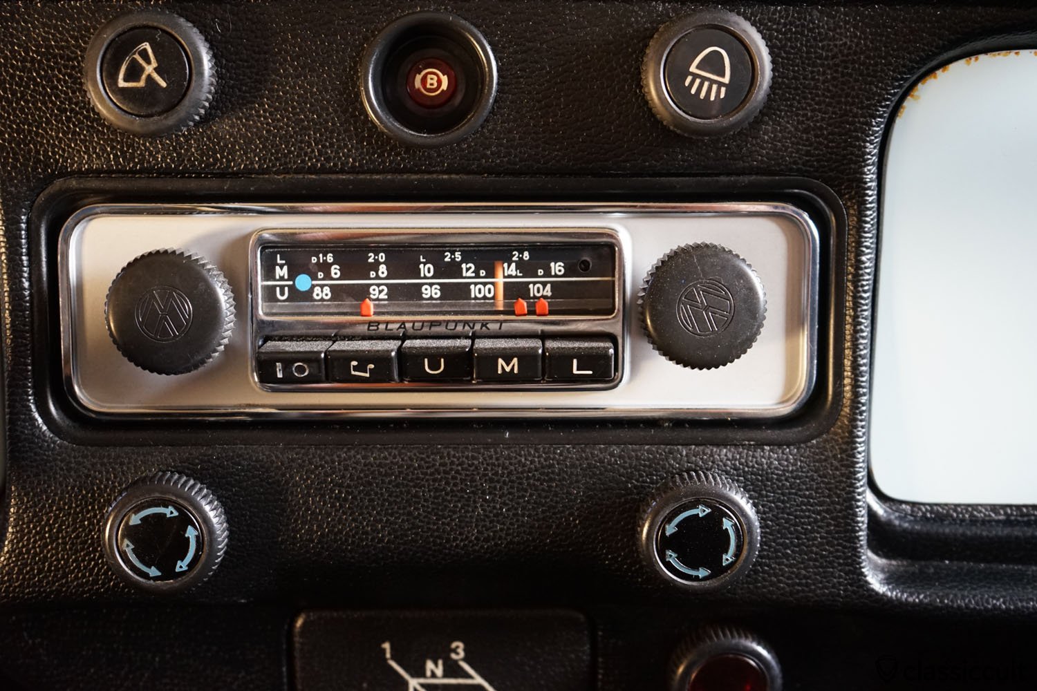 VW Radio.jpg
