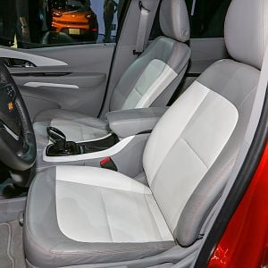 2017-Chevrolet-Bolt-EV-front-interior-seats