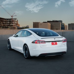 Tesla Model S P85 on HRE rear Koncept Cars 1024x683